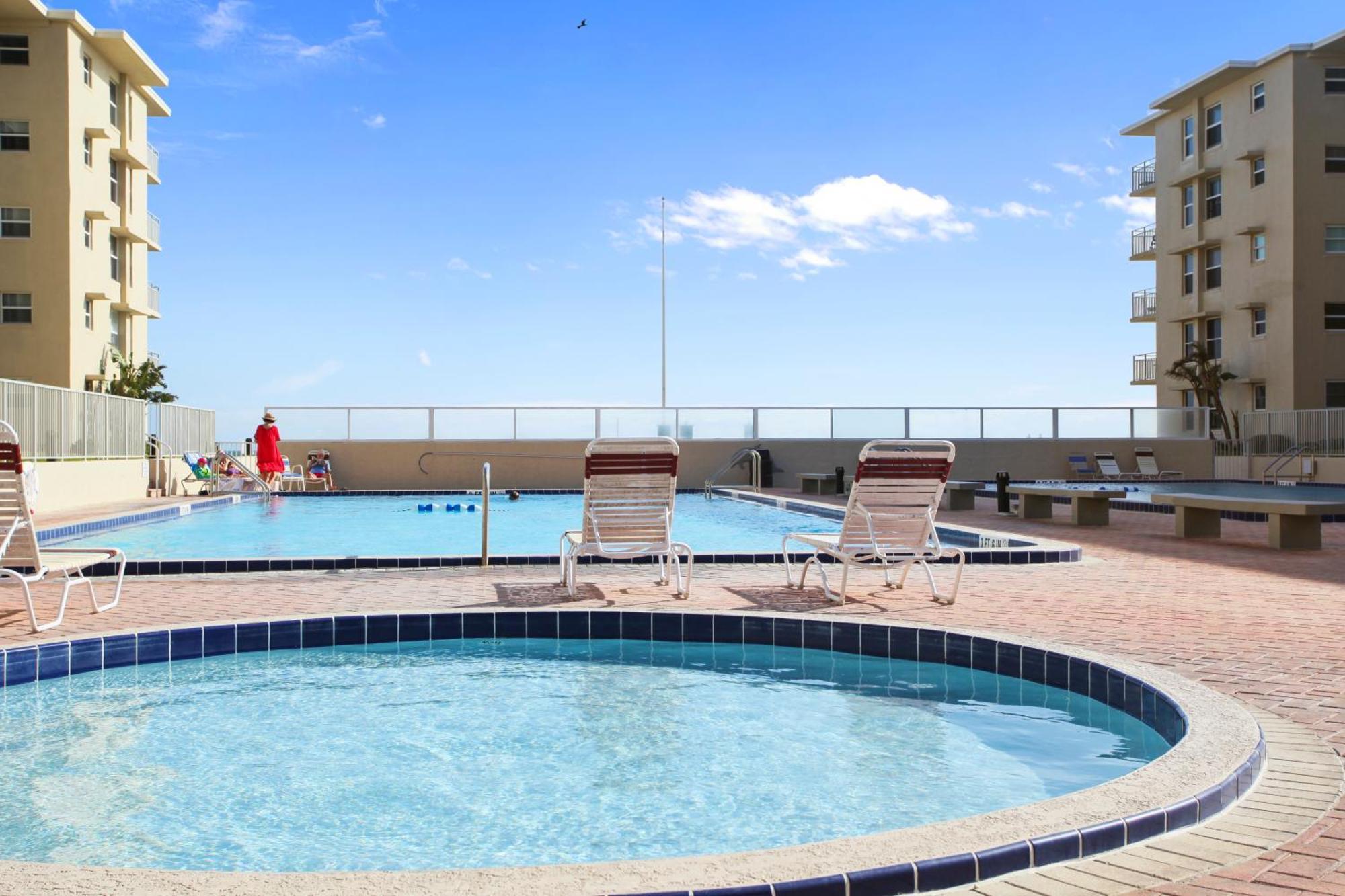 Fabulous Ocean And Pool Views From Balcony & Located On No-Drive Beach 뉴스머나비치 외부 사진